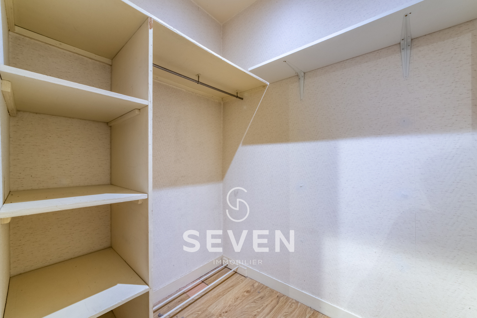 Image_, Studio, Clichy, ref :MO769